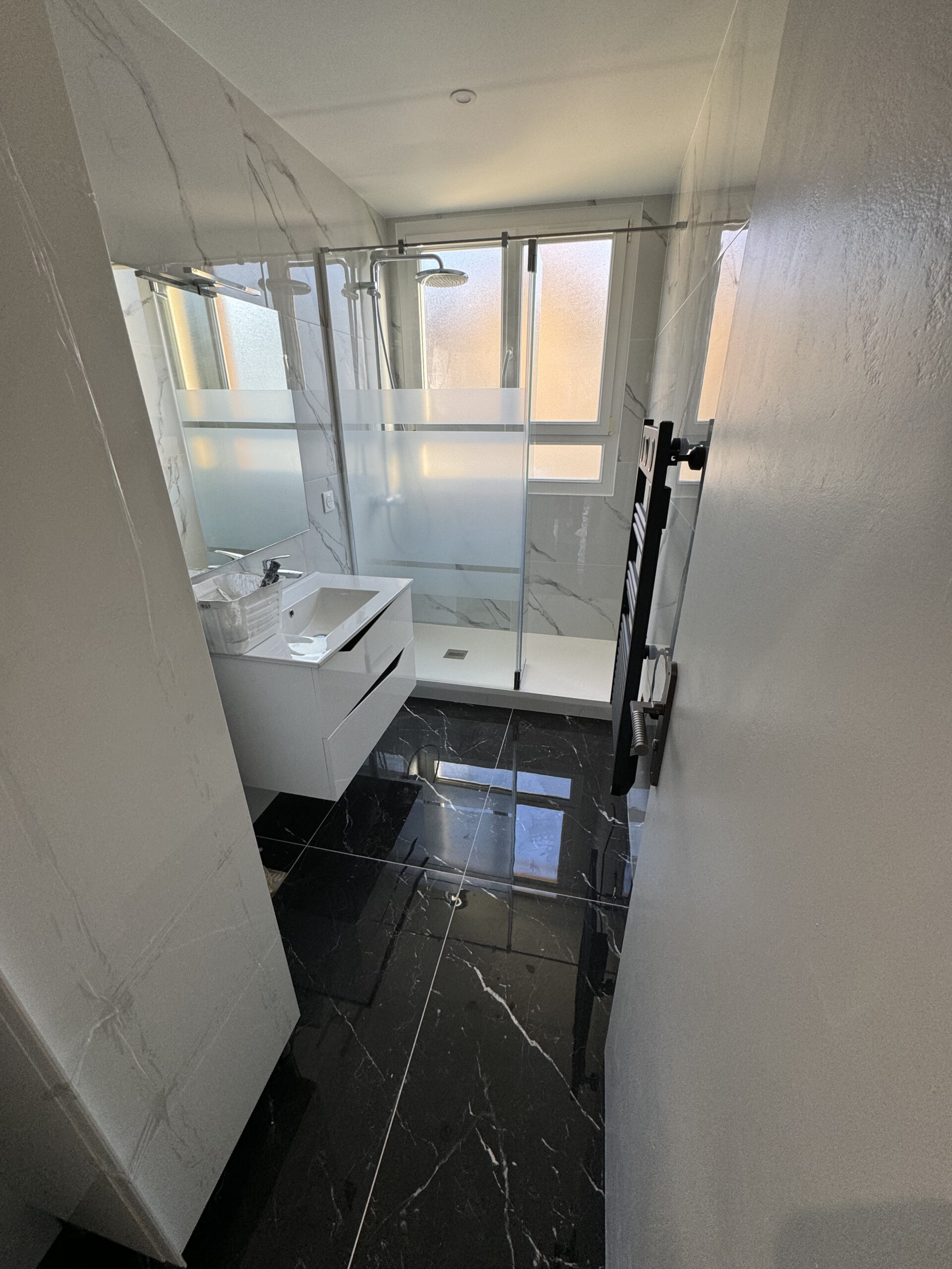 Douche sécurisée PMR