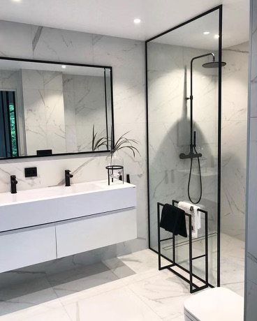 Salle de bain adaptée esthétique